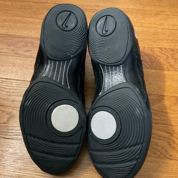 NIKE Black NE MARQUE PAS Non Marking Aerobic Dance Cheer Women Shoes Sz 7.5 - Picture 8 of 12